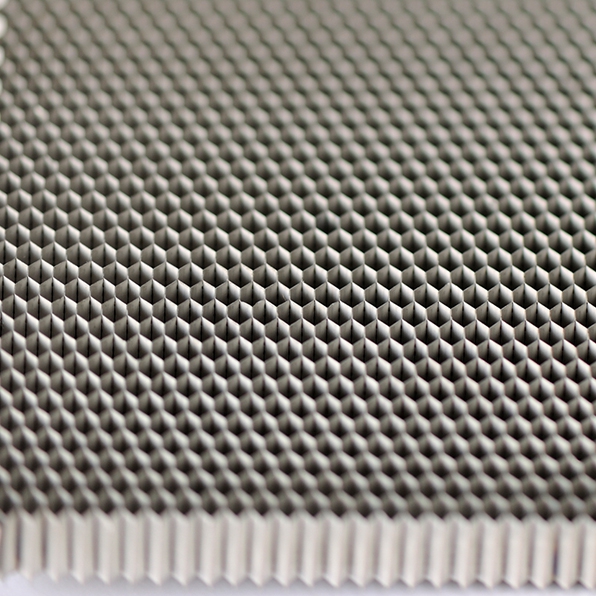 重庆的铝蜂窝板厂家：重庆铝蜂窝板每平方米价格(图1)